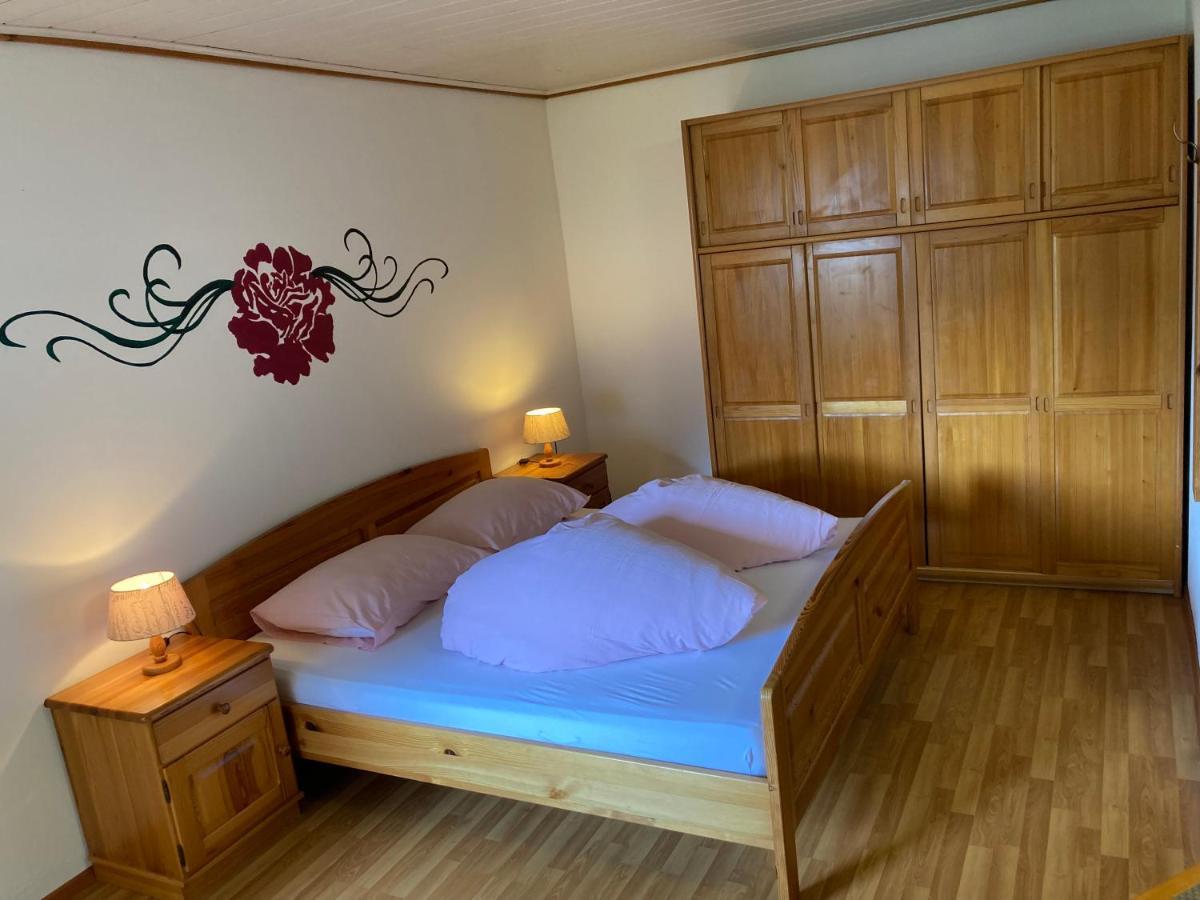 Motel Brunner Apartments & Zimmer Бад Айзенкапел Екстериор снимка