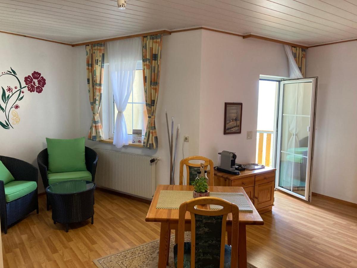 Motel Brunner Apartments & Zimmer Бад Айзенкапел Екстериор снимка