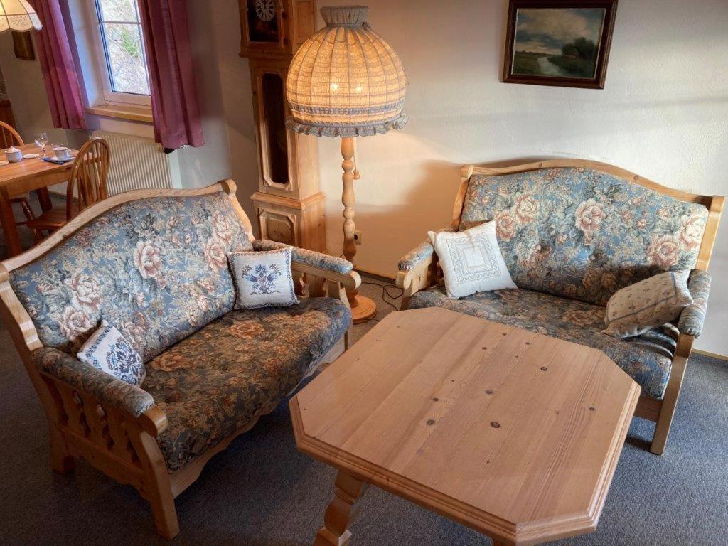 Motel Brunner Apartments & Zimmer Бад Айзенкапел Екстериор снимка